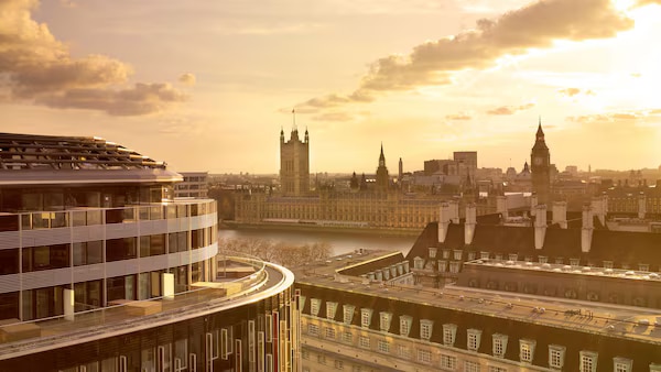 Park Plaza Westminster Bridge London - Tap to explore photos